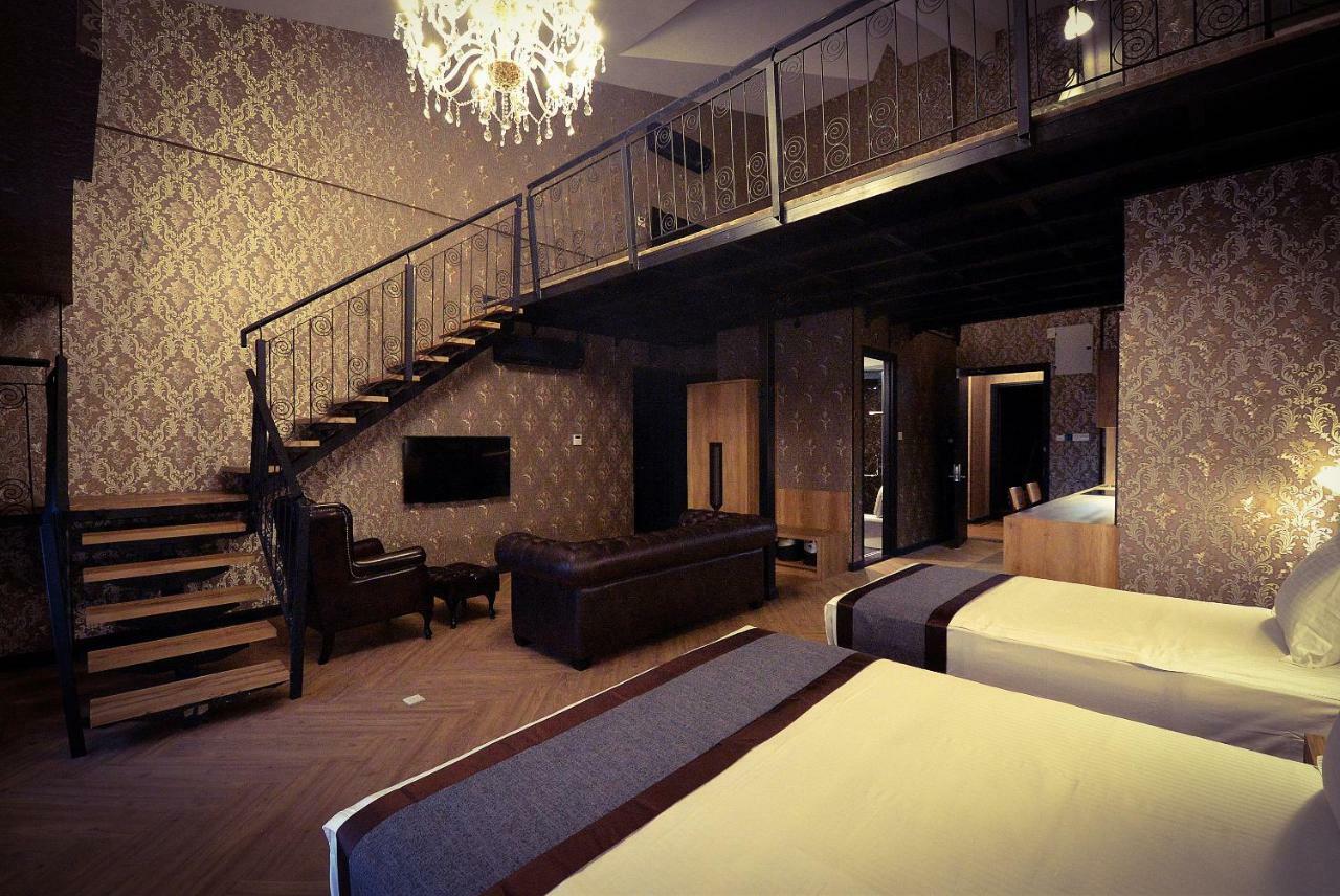 1969 Business Bandar Botani, 3*