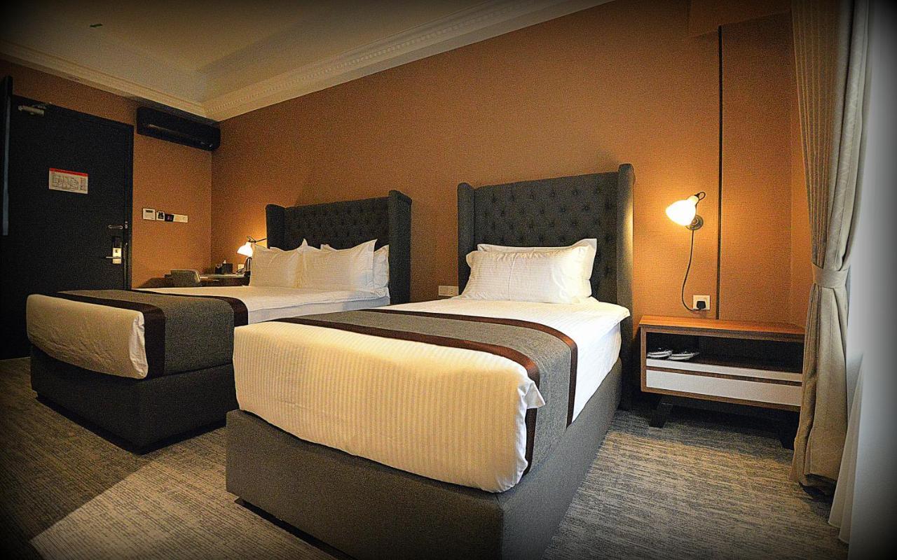 1969 Business Bandar Botani, Hotel Ipoh